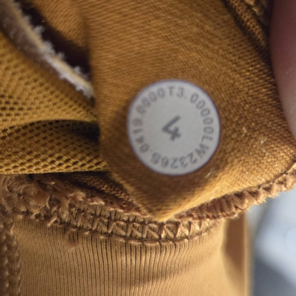 Lululemon Energy Bra Women's Sz 4 Fools Gold like New - Picture 9 of 10